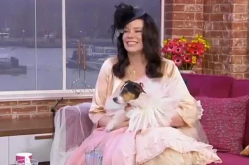 Ly hôn chồng, tổ chức đám cưới long trọng với thú cưng!