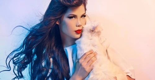 "Chân dài" Next top bị phê bình vì thừa cân