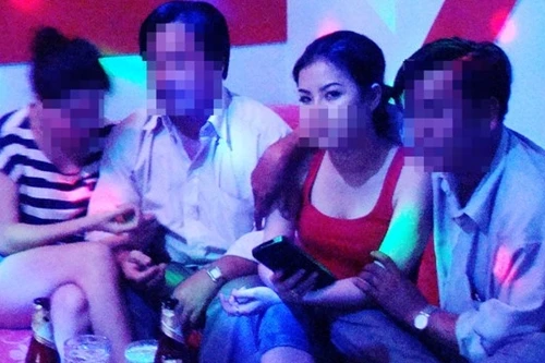 "Nghiến răng" móc túi để đẹp lòng "gái hát qua đêm"