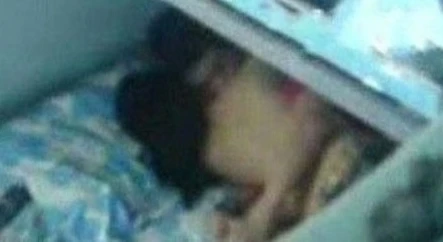 Buồn chán, thiếu nữ... quan hệ với bạn trai để "giải sầu"