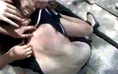 Rủ thiếu nữ đi tắm suối rồi hiếp dâm tập thể