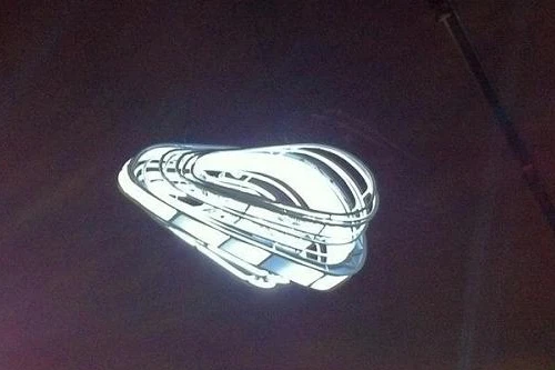 Hồ Ngọc Hà ấn tượng bay trên phi thuyền trong Live show