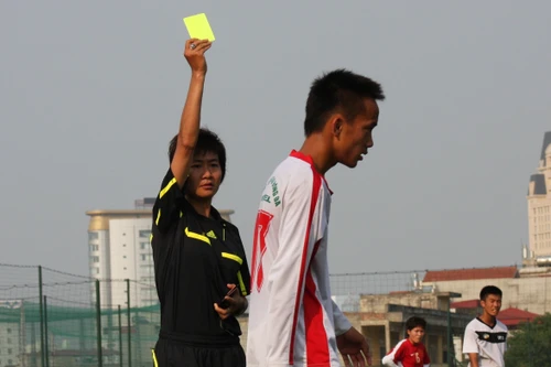 Kỳ 2 : Nữ trọng tài - Tình duyên bỏ chợ