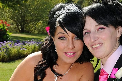 Trước ngày cưới, hủy hôn chú rể để cưới... phù dâu