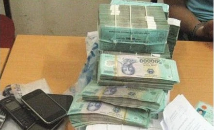 Khởi tố thủ kho tiền tham ô trên 31 tỷ đồng