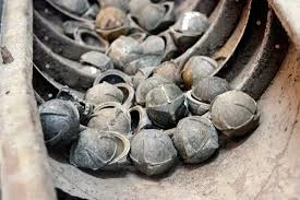 Quảng Bình: Thương tâm 2 bé trai tử vong vì nghịch bom bi