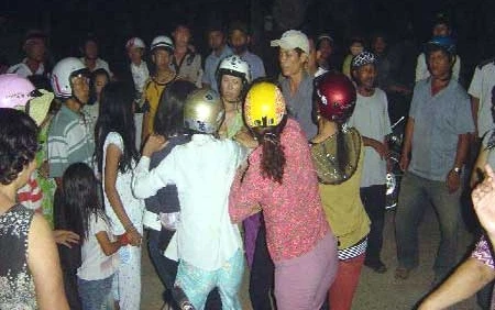 Bị dính đòn oan vì bạn gái quan hệ bất chính