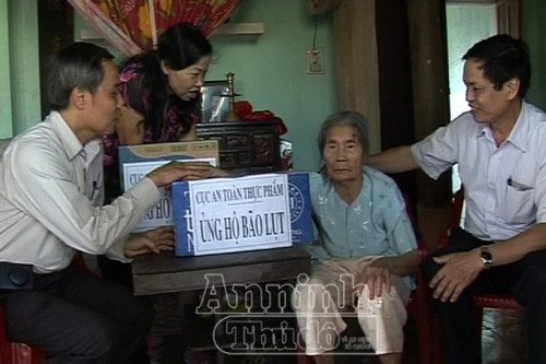 Nhiều đoàn công tác của Bộ Y tế về làm việc tại Quảng Bình