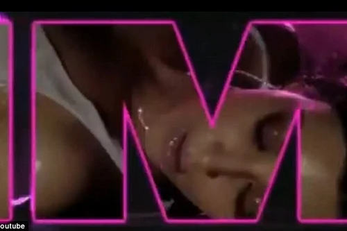 Cô Kim siêu vòng 3 bị lộ clip "nóng"