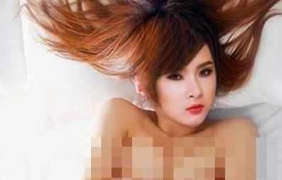 "Bà mẹ nhí" Phương Trinh lộ ảnh nude?