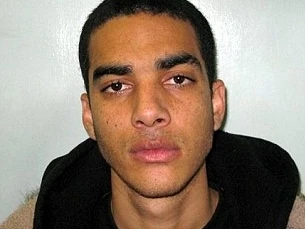 Bé gái 12 tuổi giấu bố mẹ giúp “yêu râu xanh” trốn trong phòng ngủ