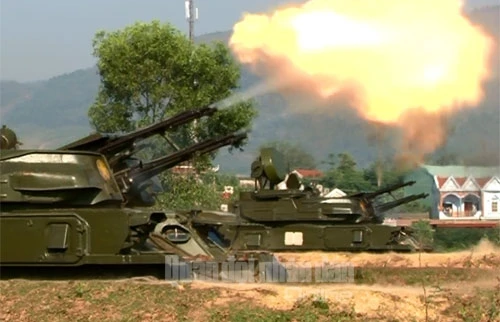 Hệ thống pháo phòng không Việt Nam khai hoả diệt mục tiêu