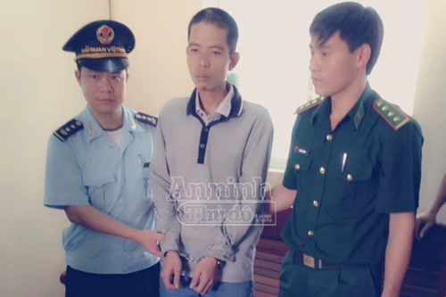Bắt đối tượng mang 0.5 kg ma túy từ Lào về Việt Nam