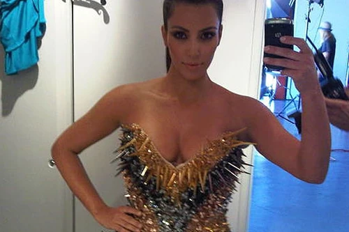 Phút "tự sướng" của "cô Kim siêu vòng 3"