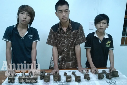 Nguy hiểm khôn lường từ nạn trộm cắp phụ kiện đường sắt