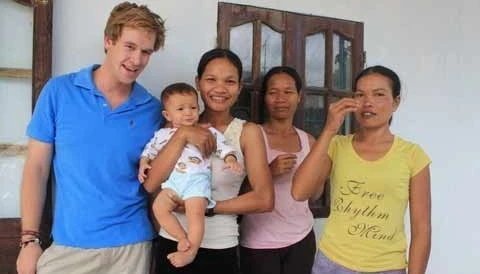 Gái núi rừng yêu... Tây như trong tiểu thuyết