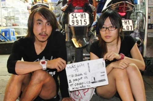 Xôn xao vụ 2 du khách bị cướp giật trắng tay ở TPHCM