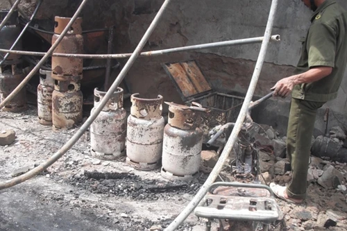 Cửa hàng khí ga hóa lỏng bị thiêu rụi, thiệt hại hàng tỷ đồng