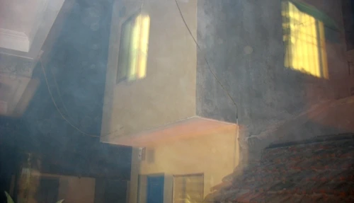 Phát hiện xác một phụ nữ bị phân hủy trong nhà