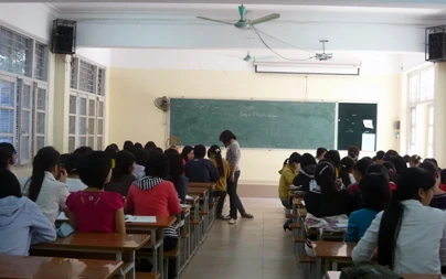 Giả làm học sinh, đột nhập trường học để cưỡng đoạt tài sản