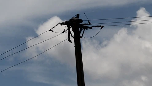 Sửa điện, một thợ điện bị giật chết thương tâm