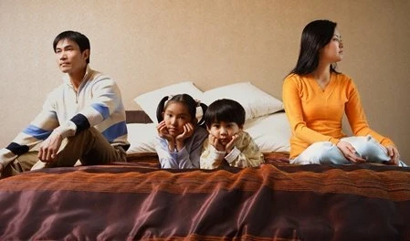 Chồng ngoại tình, vợ giả vờ không biết