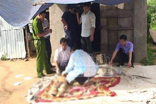 Hai cháu nhỏ bị chém dã man nhiều nhát, chết tại chỗ