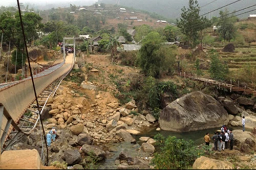 Sập cầu treo ở Lai Châu, 40 người đang đưa tang, thương vong