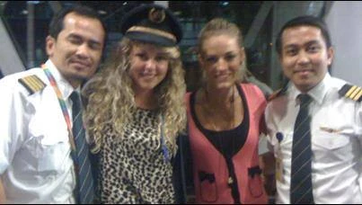 Phi công máy bay Malaysia mất tích bị tố rủ khách nữ vào buồng lái