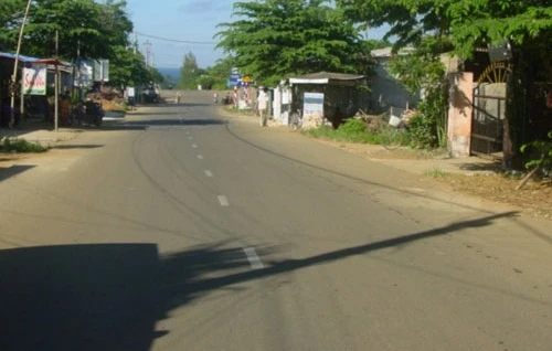 Cháu bé điều khiển xe đạp đâm chết bà già