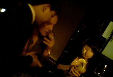 "Gái quá đát" kiếm bộn tiền từ "gà" Tây