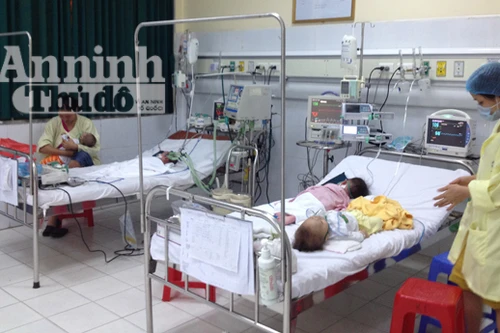 Bệnh nhi sởi tử vong đúng lúc Bộ trưởng Bộ Y tế thị sát bệnh viện