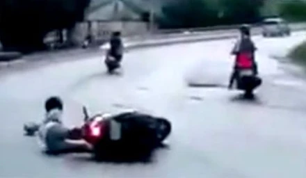 Được nghỉ học, hai sinh viên rủ nhau đi cướp giật