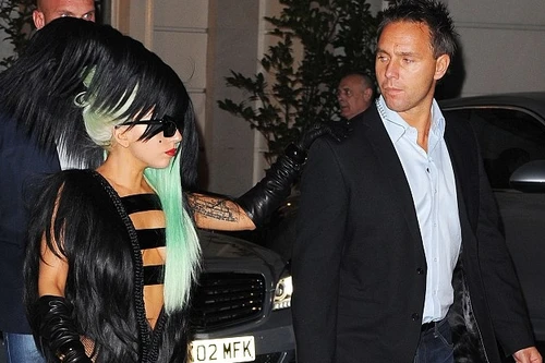 Choáng với trang phục làm bằng tóc của Lady Gaga