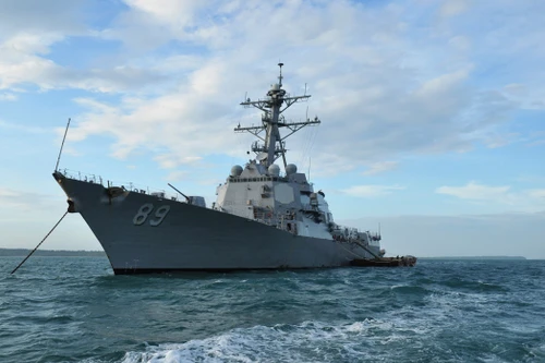 [ẢNH] Chiến hạm Mỹ mang tên lửa Tomahawk tuần tra áp sát Hoàng Sa
