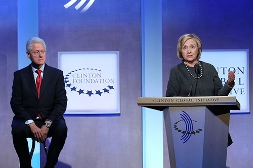 FBI điều tra quỹ của gia đình cựu Tổng thống B.Clinton