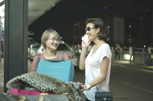 Phương Mai xách 40kg hành lý đi du lịch bụi châu Âu