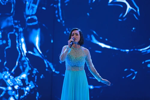 Con gái danh ca Chế Linh oán trách cha trên truyền hình