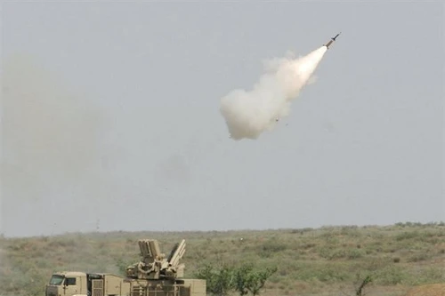 Nga triển khai 2 trung đoàn S-400 và Pantsir-S tới Crimea