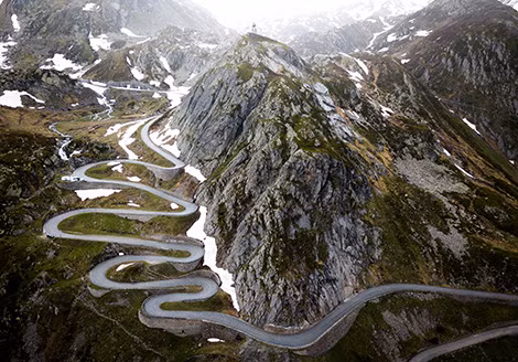 "Nín thở" trước những đường đèo uốn lượn ngoạn mục nhất thế giới