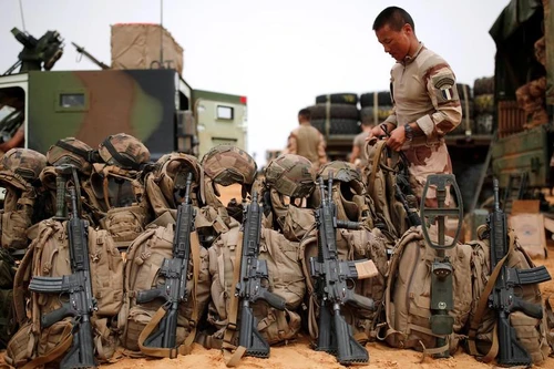 Pháp tuyên bố đóng cửa 3 căn cứ quân sự tại Mali