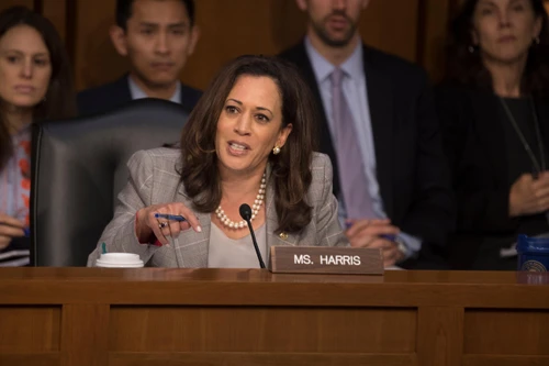 Thượng viện Mỹ thông qua gói viện trợ chống Covid-19 trị giá 1.900 tỉ USD