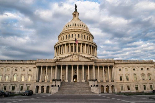 Thượng viện Mỹ thông qua dự luật nhằm cạnh tranh công nghệ với Trung Quốc