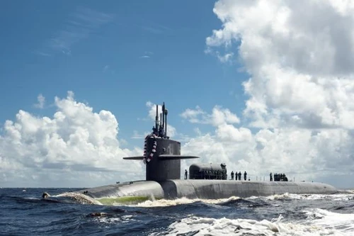 [ẢNH] Tàu ngầm USS Ohio mang "kho tên lửa Tomahawk" đến tập trận gần Trung Quốc