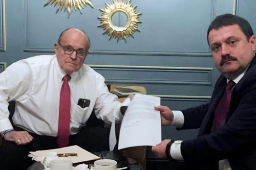 Nhiều quan chức Ukraine bị điều tra can thiệp bầu cử Tổng thống Mỹ 