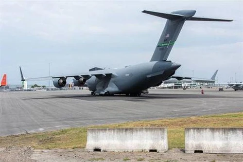 Máy bay quân sự Mỹ liên tiếp hạ cánh xuống Ukraine