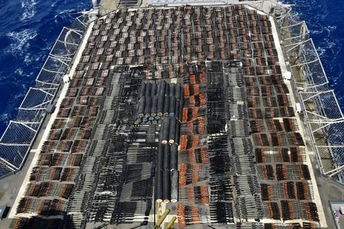 Mỹ bắt giữ tàu chở vũ khí lậu trên biển Arab