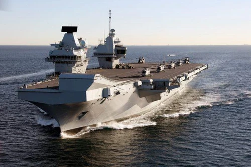 Hải quân Hàn Quốc tập trận cùng tàu sân bay HMS Queen Elizabeth của Anh