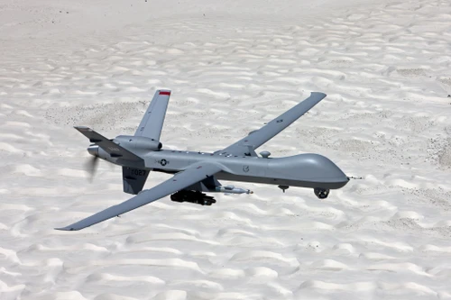 Mỹ tạm ngừng cho phép UAV không kích ngoài vùng chiến sự