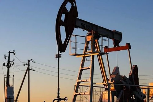 Saudi Arabia chấp nhận giảm nguồn cung, giá dầu tăng mạnh